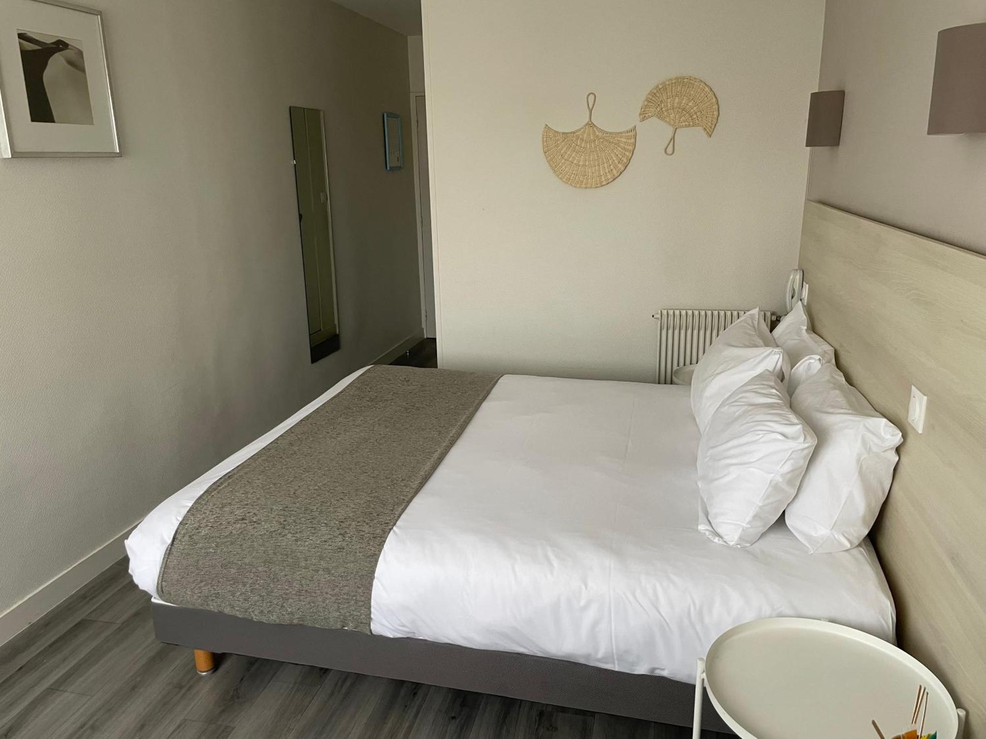 Cit'Hotel Le Chene Vert Les Sables-dʼOlonne Esterno foto